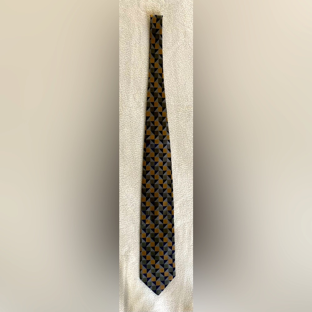Claiborne 100% Silk Tie